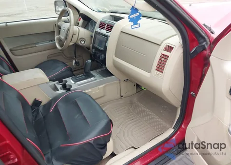 2011 Ford Escape Xlt z USA, uszkodzony, nr VIN 1FMCU9DG3BKB00965